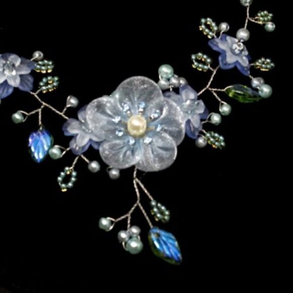 FRENCH HAND WIRED GLASS BEAD FLORAL NECKLACE - Picture 4 of 12